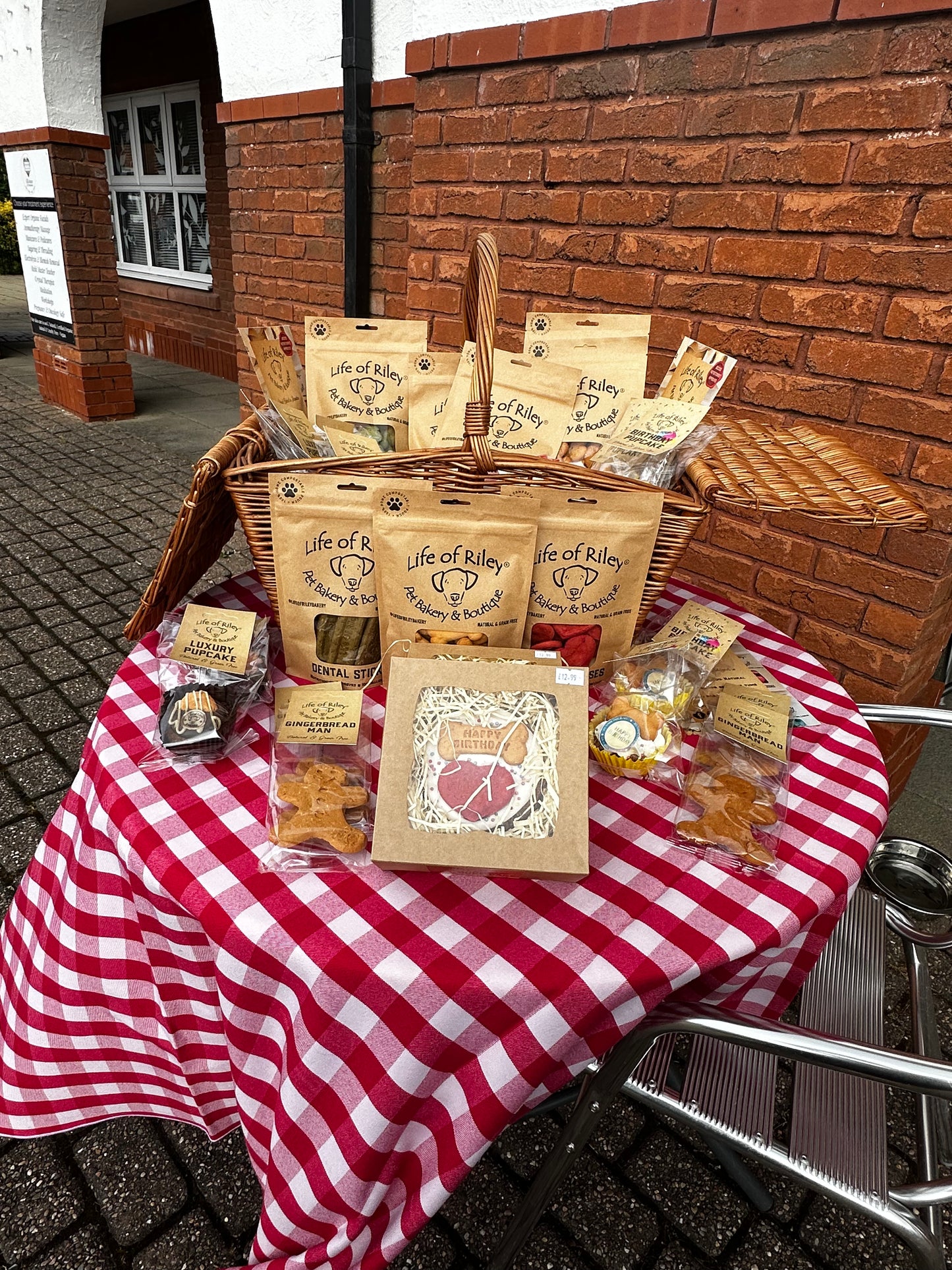 Doggy Cafe Date Sunday 16th August 8am-1pm ๐